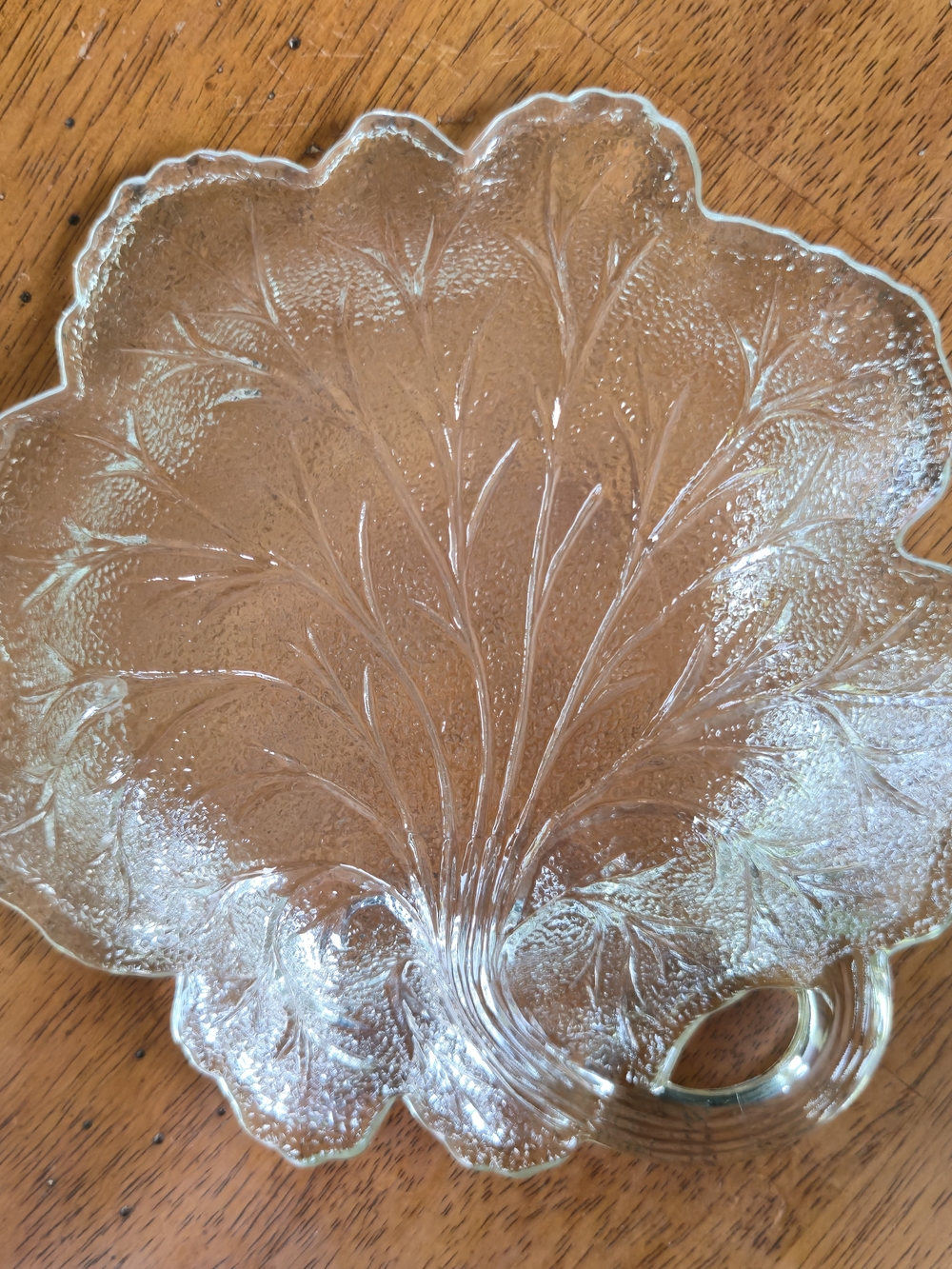 Vintage Indiana Glass Pebble Leaf Plates - Set of 4 🌿